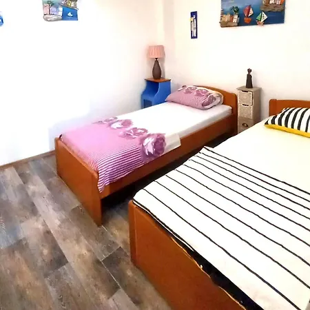 Apartman Donda *